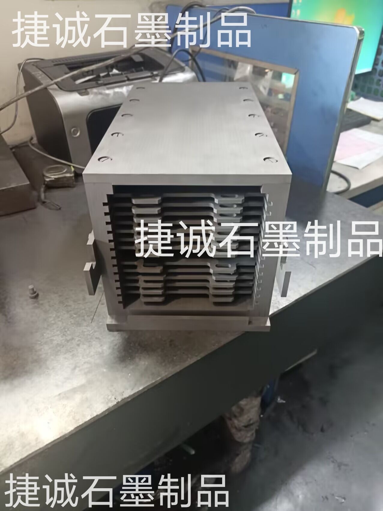 粉末冶金炉，粉末冶金炉石墨件加工，真空粉末冶金炉，粉末冶金炉加工，真空炉，真空炉石墨件，真空炉石墨配件，粉末冶金炉石墨件，石墨发热元件，粉末冶金炉石墨件生产厂家